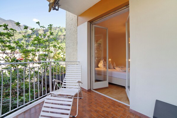 Terrace/patio - Apartment 'Villa Sabine - Edith' with Mountain View, Shared Garden and Wi-Fi (Merano)
