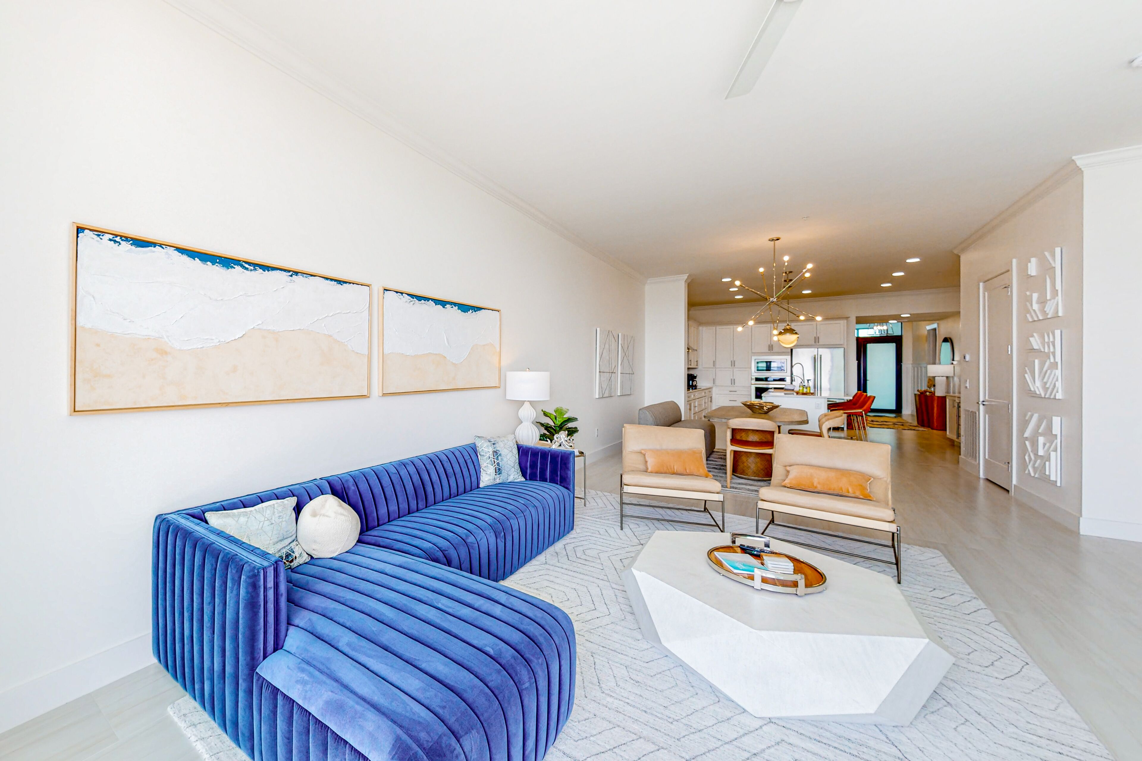 River view retreat with on-site pool, hot tub, & dock plus washer/dryer, & AC