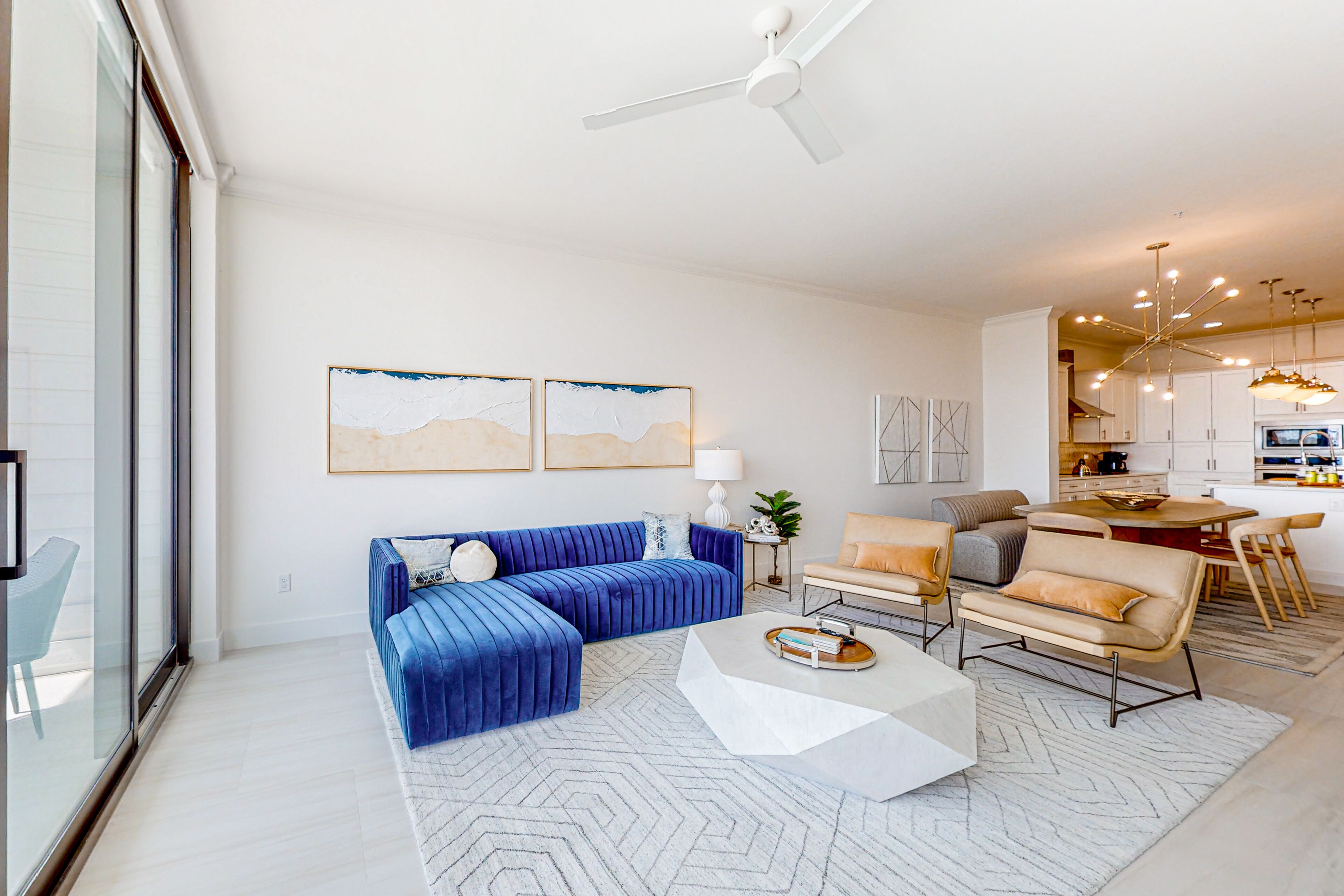 River view retreat with on-site pool, hot tub, & dock plus washer/dryer, & AC