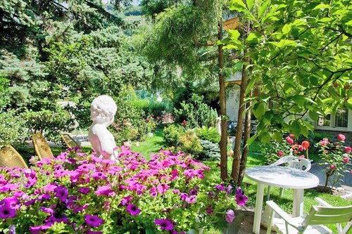 Apartment 'Villa Sabine - Martha' with Mountain View, Shared Garden and Wi-Fi