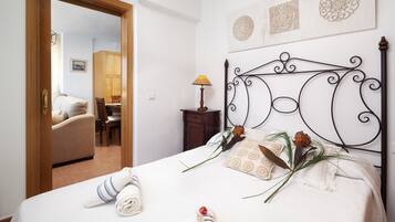 2 bedrooms, iron/ironing board, free WiFi, bed sheets