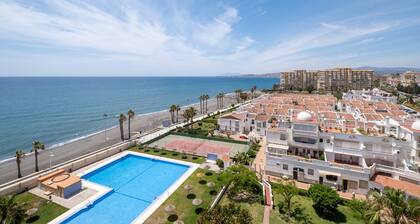 Apartment 'Las Terrazas Primera Línea de Playa' with Sea View, Wi-Fi and Air Conditioning