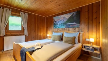 4 bedrooms, free WiFi, bed sheets