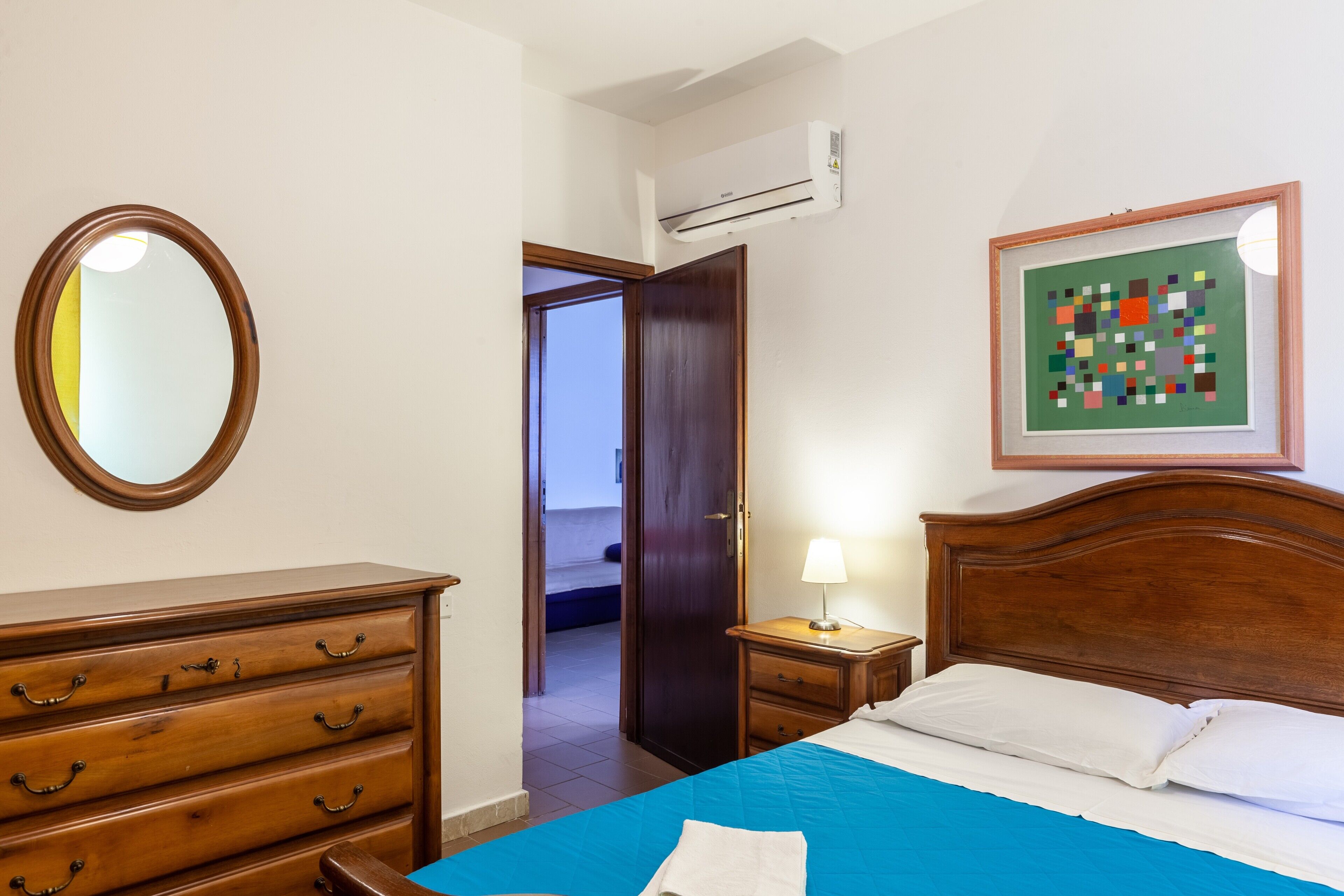 2 bedrooms, bed sheets