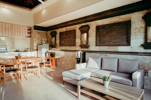 Deluxe Villa | Living area - Widi Agung Villa (Ubud)