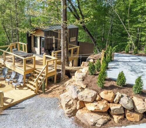 The Fox Tail Pine Treehouse at Treetop Escapes!