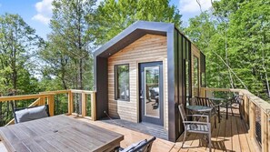 Outdoor dining - The Fox Tail Pine Treehouse at Treetop Escapes! (Wildwood)