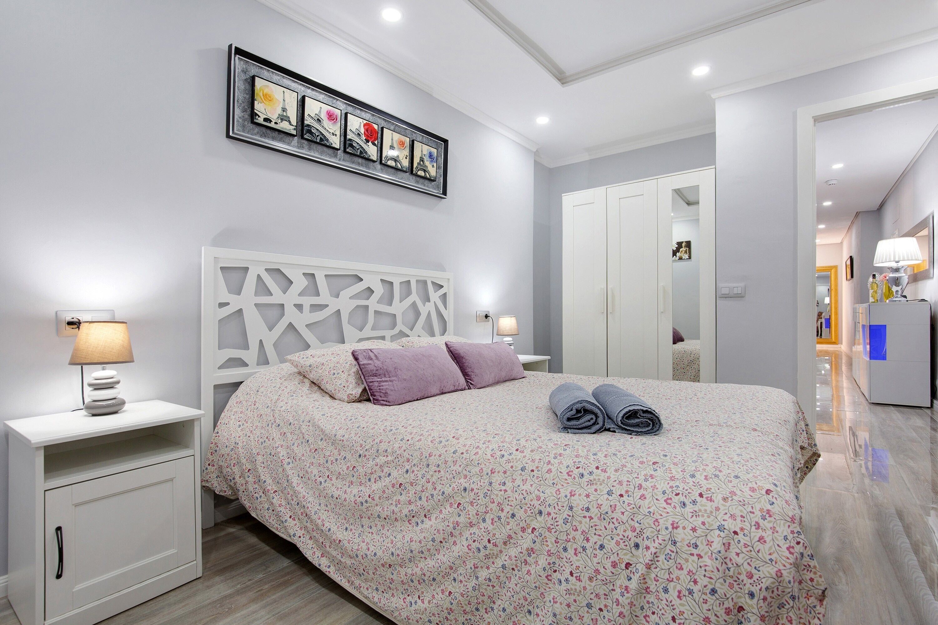 2 sovrum, strykjärn/strykbräda och sängkläder