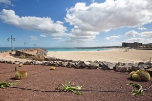 Beach nearby - Vacation Home "7 Dioses" close to the Sea with Wi-Fi (puerto del rosario)