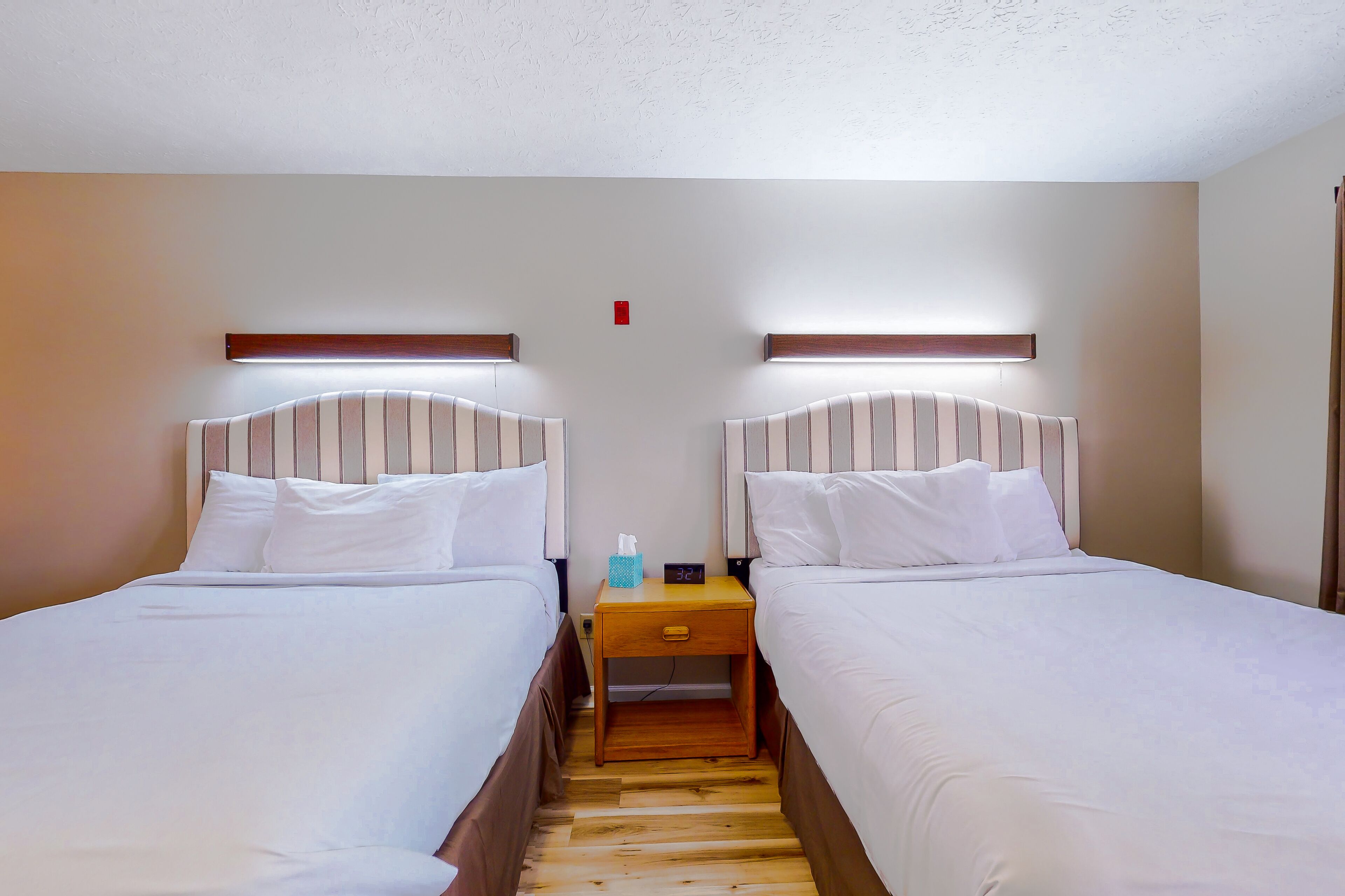 Dog-friendly, 1st-floor studio with gym & game room - walk to Douglas Lake