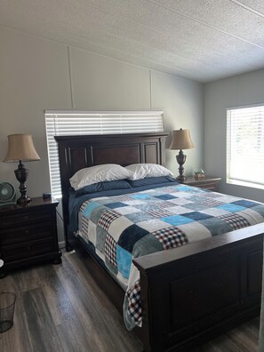 2 bedrooms, in-room safe, desk, free WiFi