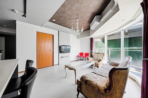 Luxury-Apartment | 2 Schlafzimmer, Verdunkelungsvorhänge, Bügeleisen/Bügelbrett