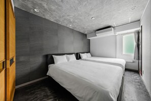 2 bedrooms, blackout curtains, iron/ironing board, free WiFi - LUXURY (Sapporo)