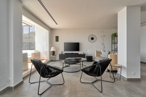 TV - Holiday Home "Paradiso Tropical" with Sea View, Shared Pool & Wi-Fi (La Herradura (Almunecar))