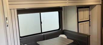 Cozy RV 1Bedroom With Cali King bed, Double bunk beds, 1Bath, Private