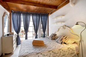 2 slaapkamers, een strijkplank/strijkijzer, gratis wifi, beddengoed