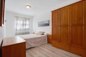 2 chambres, fer et planche Ă repasser, Wi-Fi, literie fournie