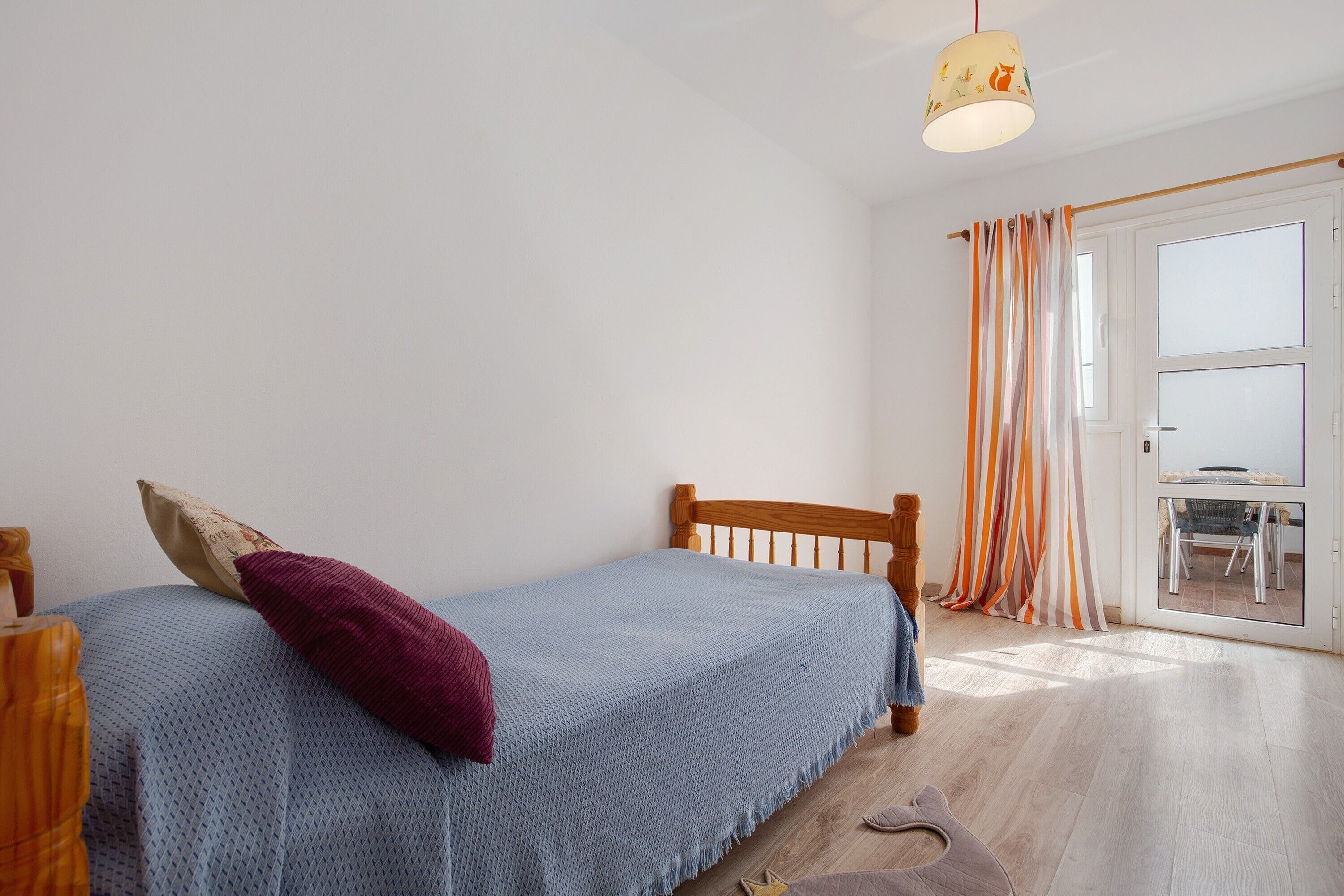 2 dormitorios, tabla de planchar con plancha, wifi y ropa de cama