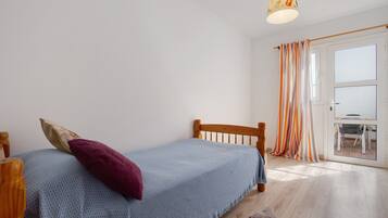 2 dormitorios, tabla de planchar con plancha, wifi y ropa de cama