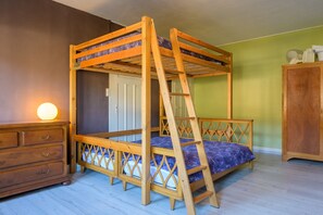 3 slaapkamers, een strijkplank/strijkijzer