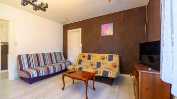 TV, DVD player, stereo