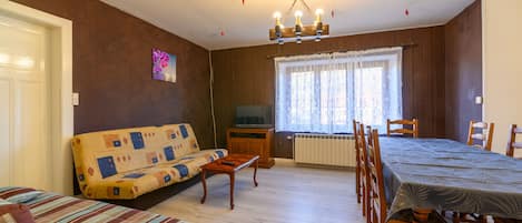 TV, DVD player, stereo