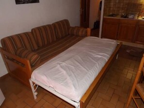 1 slaapkamer, een strijkplank/strijkijzer, wifi