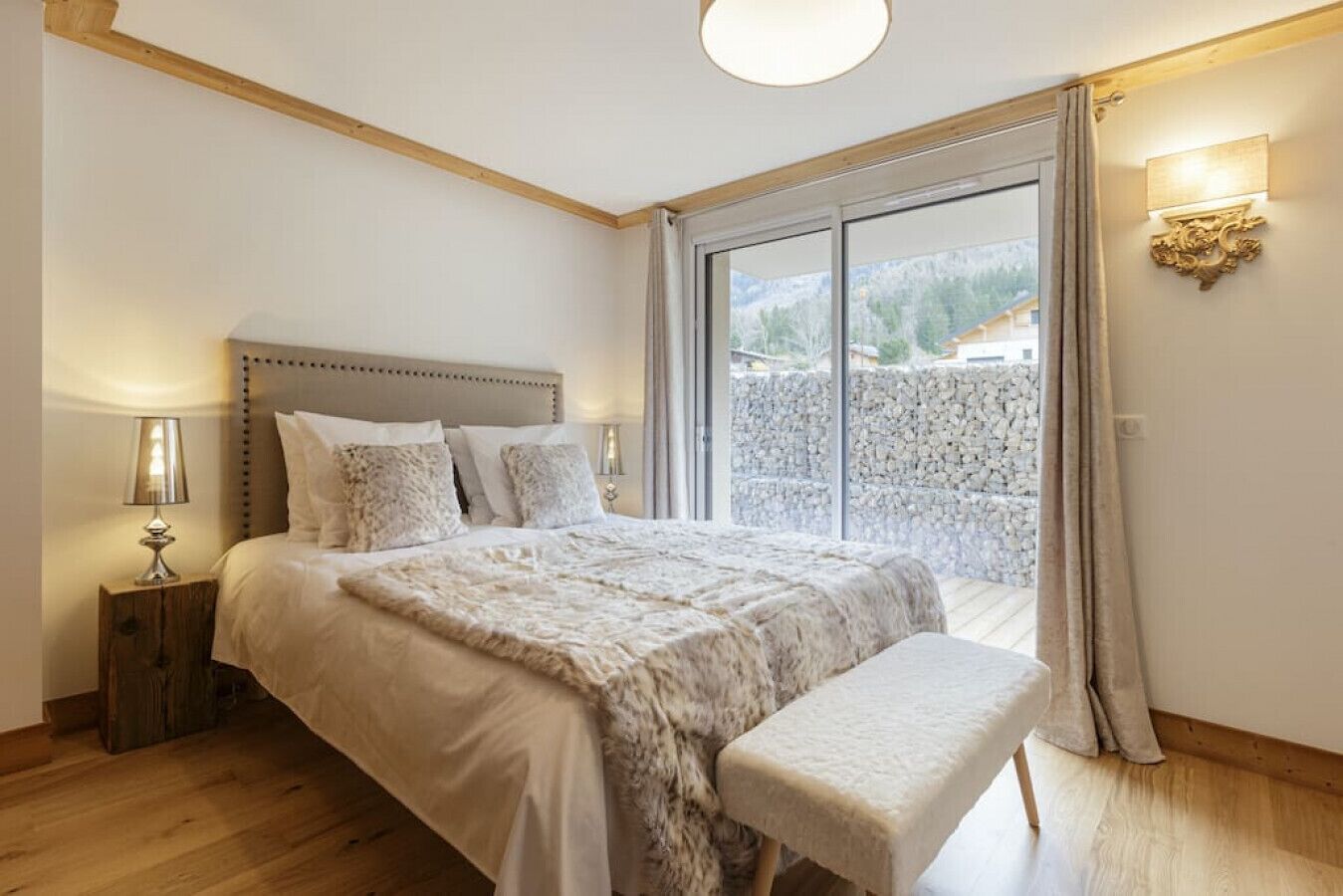 3 slaapkamers, een strijkplank/strijkijzer, reisbedje, gratis wifi