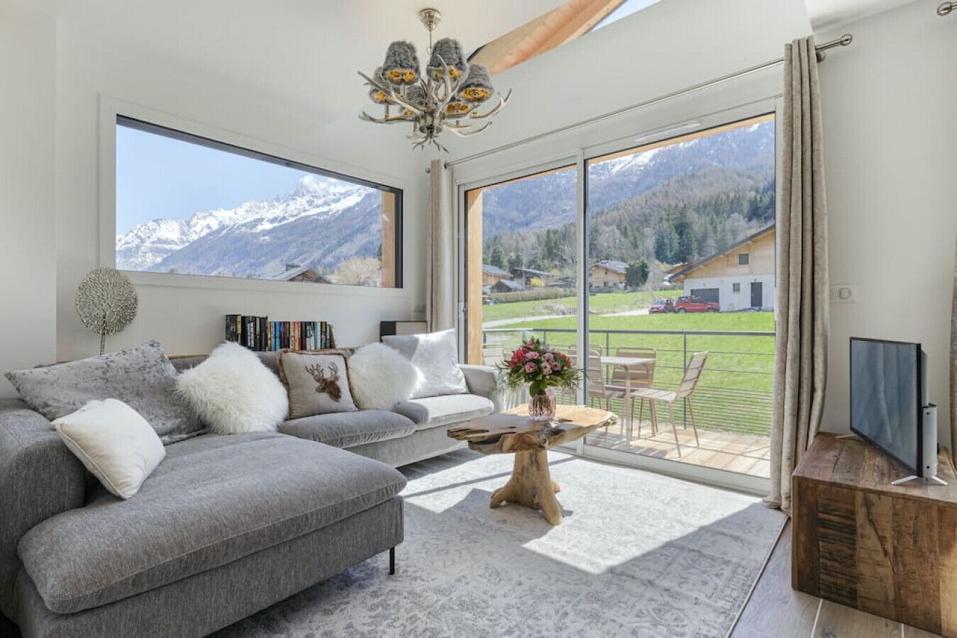 Télévision, chaîne hi-fi