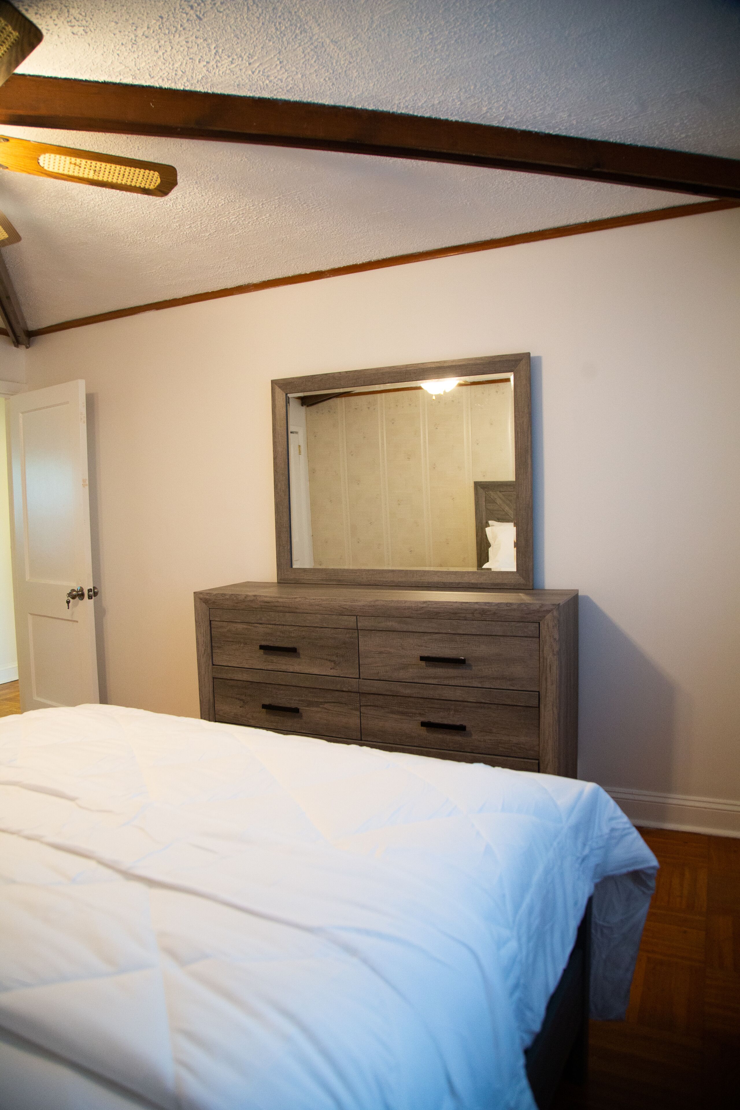 Entire Amazing 1br apartment