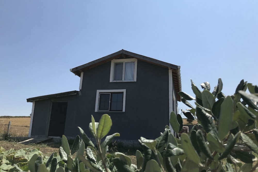 Ciftlik Evi