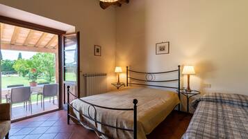 1 camera, Wi-Fi gratuito, lenzuola