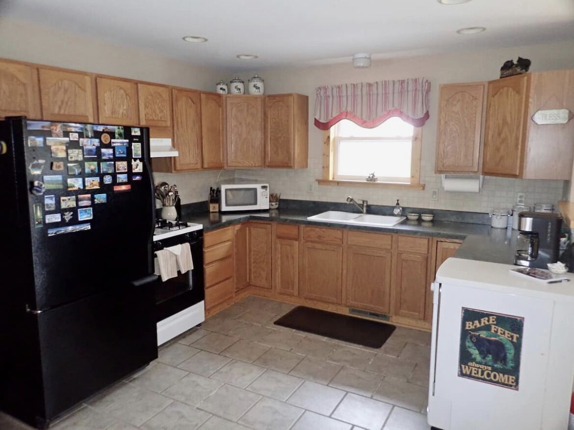 Secluded-Romantic-Hot Tub-Mountain Top Retreat-Solar Grid-Tie