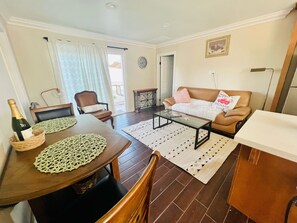 Smart TV - Scenic De Luz Guest Suite (Temecula)