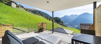 Apartment 'Sunnseitn Lodge Alps' with Mountain View, Private Terrace and Wi-Fi