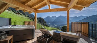 "Sunnseitn Lodge Apt Moutainsuite" with whirlpool, infrared sauna, panoramic mountain terrace