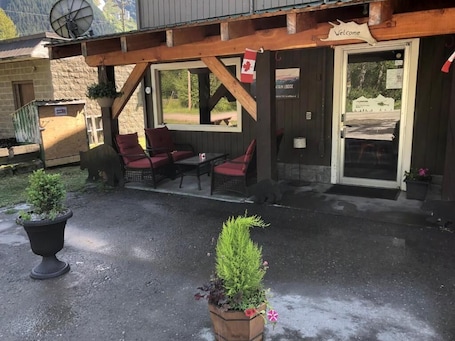 Terrace/patio. Stewart Mountain Lodge