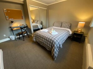 Ropa de cama de alta calidad, colchones Select Comfort y minibar 