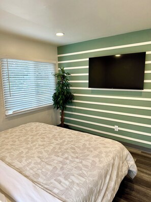 3 bedrooms, in-room safe, desk, iron/ironing board