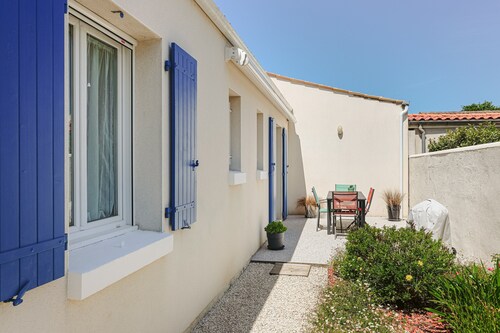 Holiday Home "Begognias" with Private Terrace