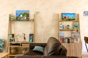 TV