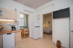 1 chambre, fer et planche à repasser, Wi-Fi gratuit, draps fournis