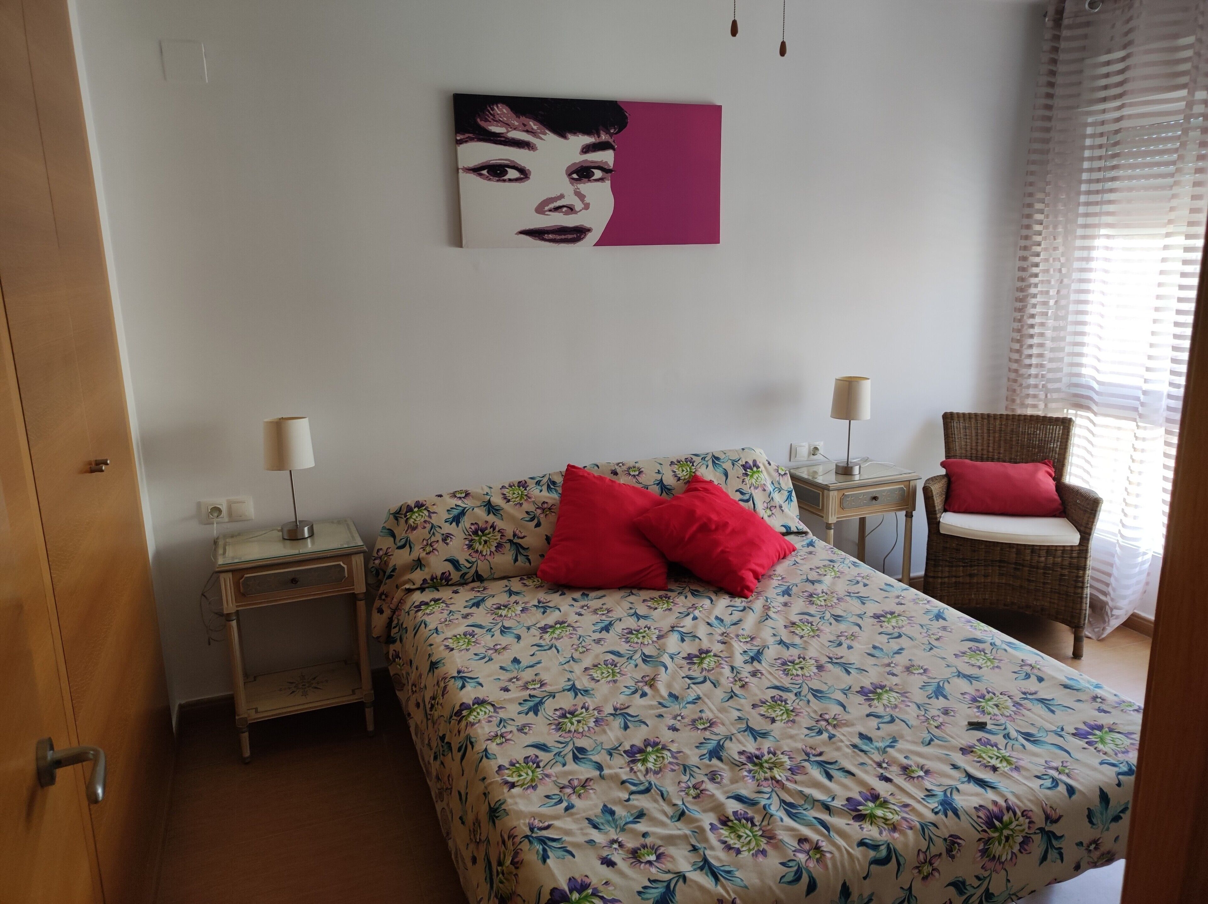 1 bedroom, bed sheets