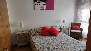 1 bedroom, bed sheets