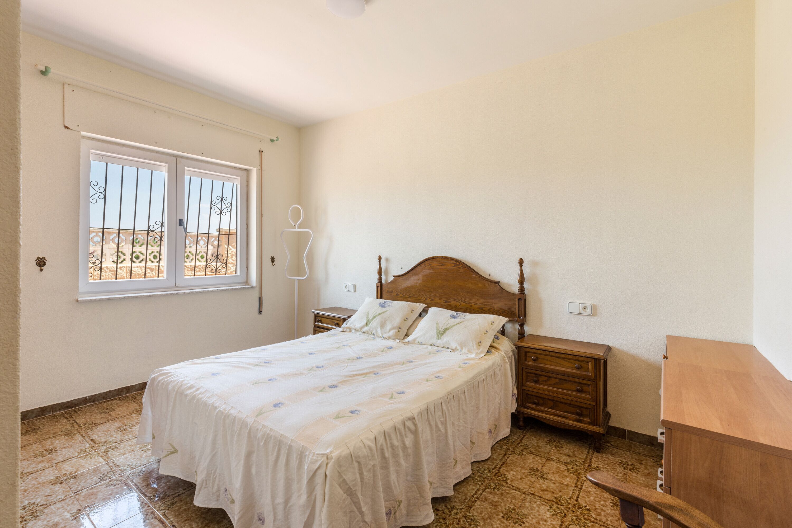 3 makuuhuonetta, silitysrauta/-lauta, ilmainen Wi-Fi, vuodevaatteet