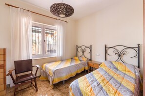 3 bedrooms, iron/ironing board, free WiFi, bed sheets - Villa 'El Carmoli' with Sea View, Private Pool and Air Conditioning (Cartagena)