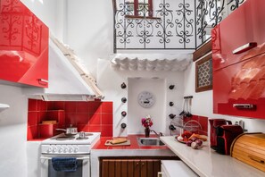 Fridge, oven, stovetop, coffee/tea maker - Holiday Home "Ellen T" with Wi-Fi & A/C (Lefkada)