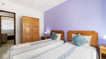 2 Schlafzimmer, BĂŒgeleisen/BĂŒgelbrett, kostenloses WLAN, BettwĂ€sche