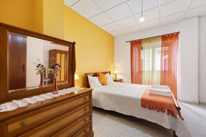2 habitaciones, tabla de planchar con plancha y wifi gratis 