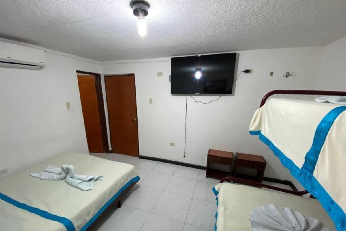 Wifi gratis y ropa de cama 